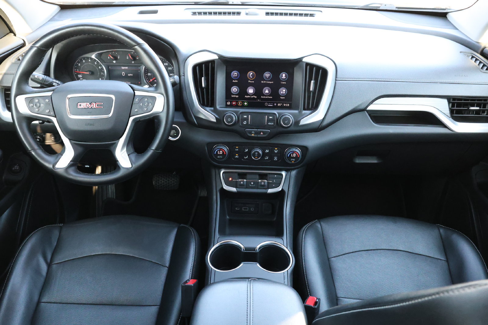 Used 2024 GMC Terrain SLT AWD/4WD image 2