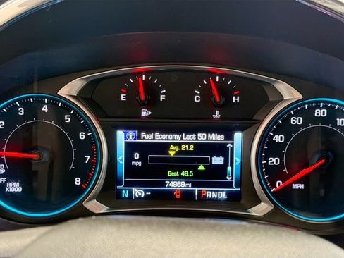 Used 2017 Chevrolet Malibu LT w/ Leather Package FWD image 11