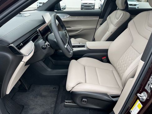 New 2025 Volvo EX90 Ultra image 15
