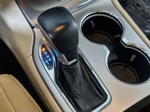 Used 2019 Jeep Grand Cherokee Laredo RWD image 30