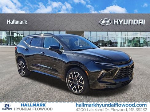 Used 2025 Chevrolet Blazer RS image 1