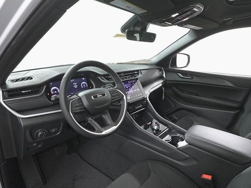 New 2025 Jeep Grand Cherokee L Laredo w/ Luxury Tech Group I image 13