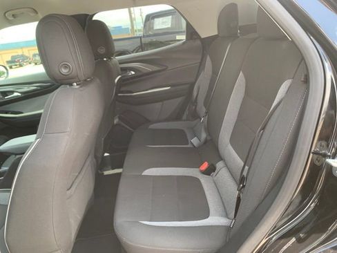 Used 2025 Chevrolet TrailBlazer LT AWD/4WD image 23