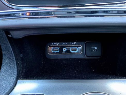 Used 2018 Jeep Grand Cherokee Altitude RWD image 18