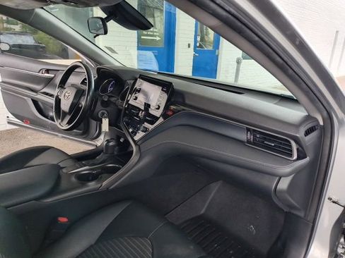 Used 2022 Toyota Camry SE FWD image 28