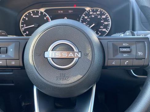 Used 2023 Nissan Rogue S image 15