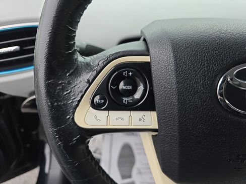 Used 2016 Toyota Prius Three image 18