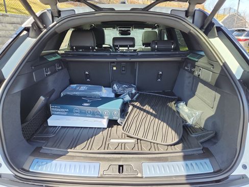 New 2026 Land Rover Range Rover Velar Dynamic SE image 13