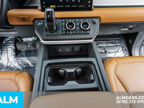 Used 2023 Land Rover Defender 130 SE image 43