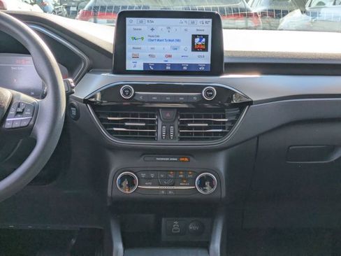 Used 2025 Ford Escape Active image 18