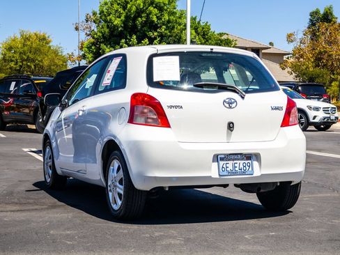Used 2008 Toyota Yaris 2-Door Hatchback FWD image 7