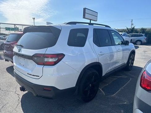 Used 2026 Honda Pilot Black Edition image 8