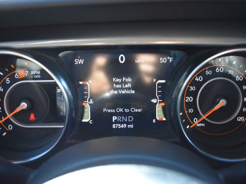 Used 2019 Jeep Wrangler Unlimited Sahara w/ Cold Weather Group image 28