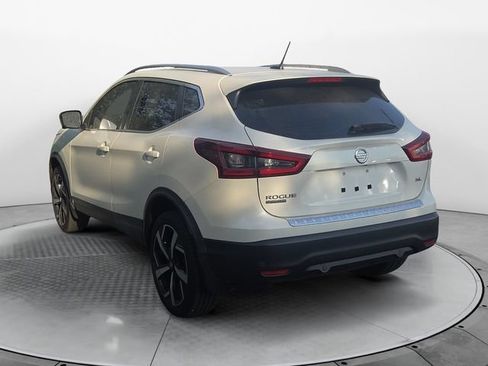 Used 2020 Nissan Rogue Sport SL w/ Premium Package FWD image 3