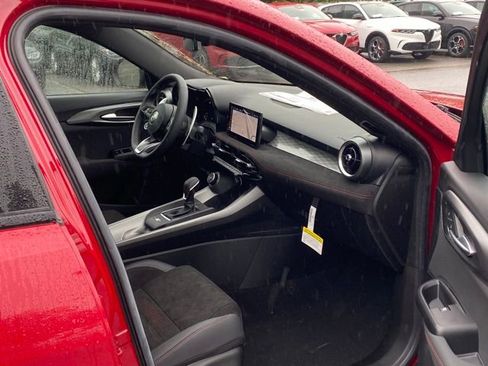 New 2024 Alfa Romeo Tonale Veloce w/ Active Assist Package image 36