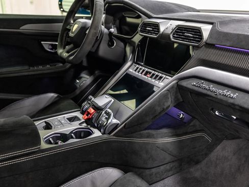 Used 2023 Lamborghini Urus Performante AWD/4WD image 44