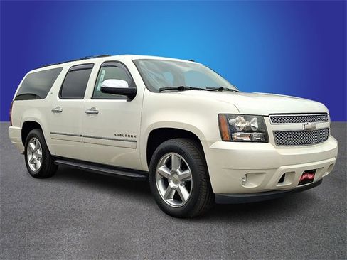 Used 2011 Chevrolet Suburban LTZ image 3