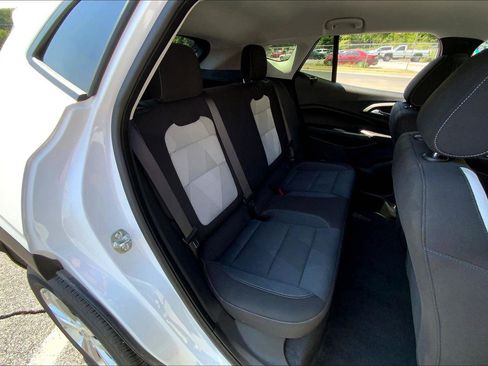 Used 2025 Chevrolet Trax LS image 24