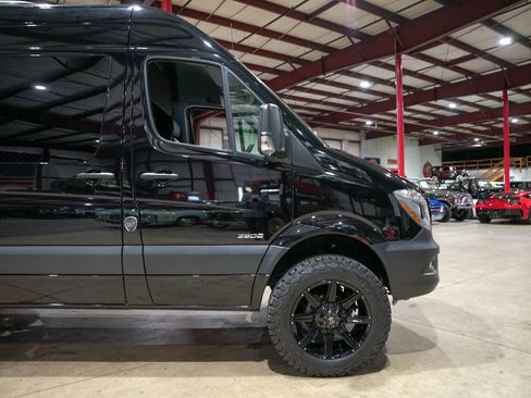 Used 2016 Freightliner Sprinter 2500 image 11