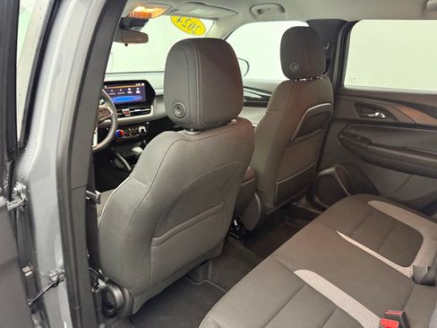 Used 2024 Chevrolet TrailBlazer LT w/ LT Cold Weather Package AWD/4WD image 29