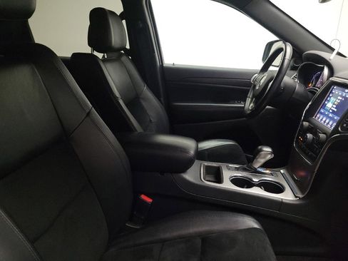 Used 2018 Jeep Grand Cherokee Altitude image 21