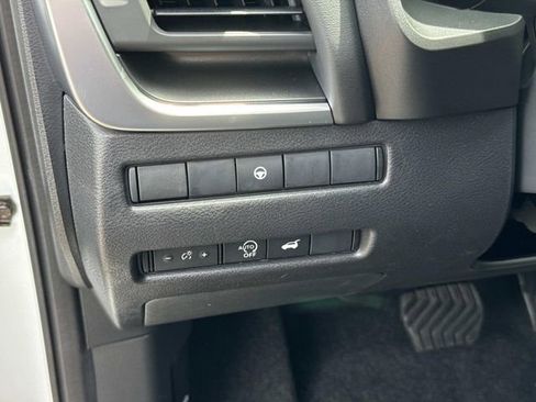 New 2026 Nissan Rogue SV FWD image 27