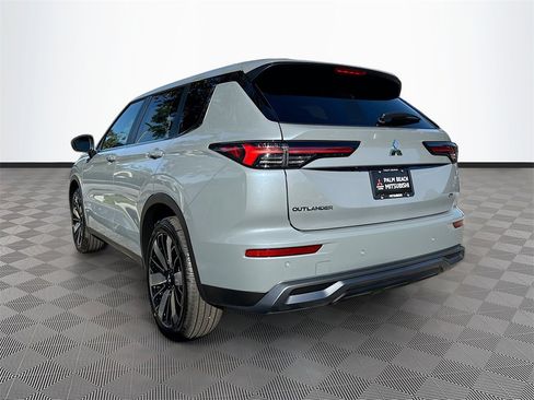 New 2026 Mitsubishi Outlander SE image 7