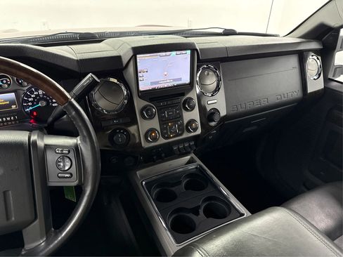 Used 2015 Ford F250 Platinum image 16