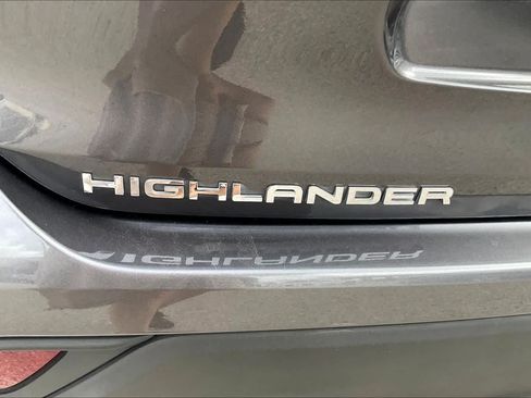 Used 2021 Toyota Highlander XLE FWD image 31