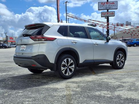Used 2023 Nissan Rogue SV FWD image 6