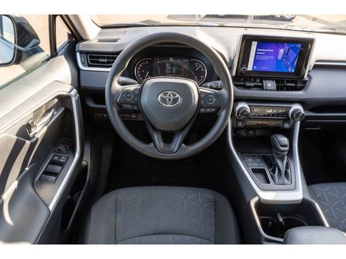 Used 2025 Toyota RAV4 XLE image 18