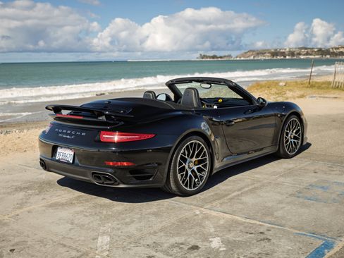 Used 2015 Porsche 911 Turbo S image 5