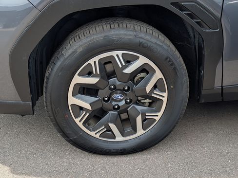 Certified 2025 Subaru Forester Premium AWD/4WD image 15