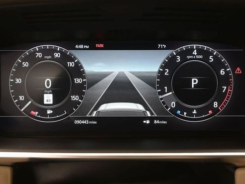 Used 2018 Land Rover Range Rover HSE image 32