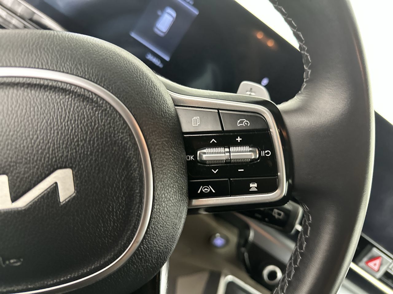 Certified 2026 Kia Carnival LXS FWD image 7