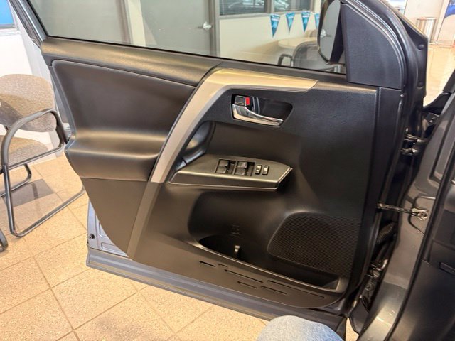 Used 2018 Toyota RAV4 XLE w/ Convenience Package AWD/4WD image 21