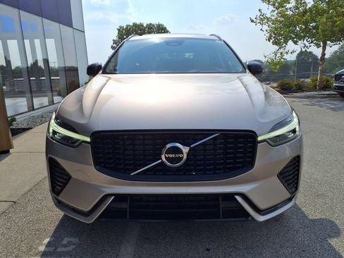 Used 2023 Volvo XC60 B5 Plus AWD/4WD image 2