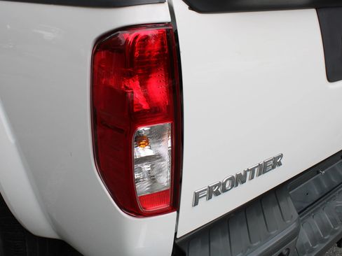 Used 2021 Nissan Frontier SV RWD image 20