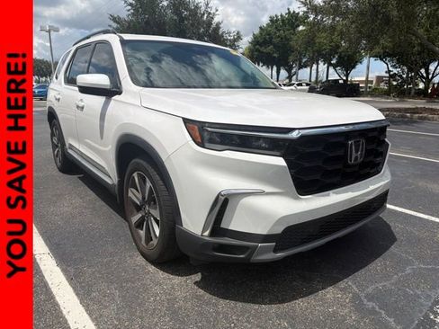 Certified 2024 Honda Pilot Touring image 1