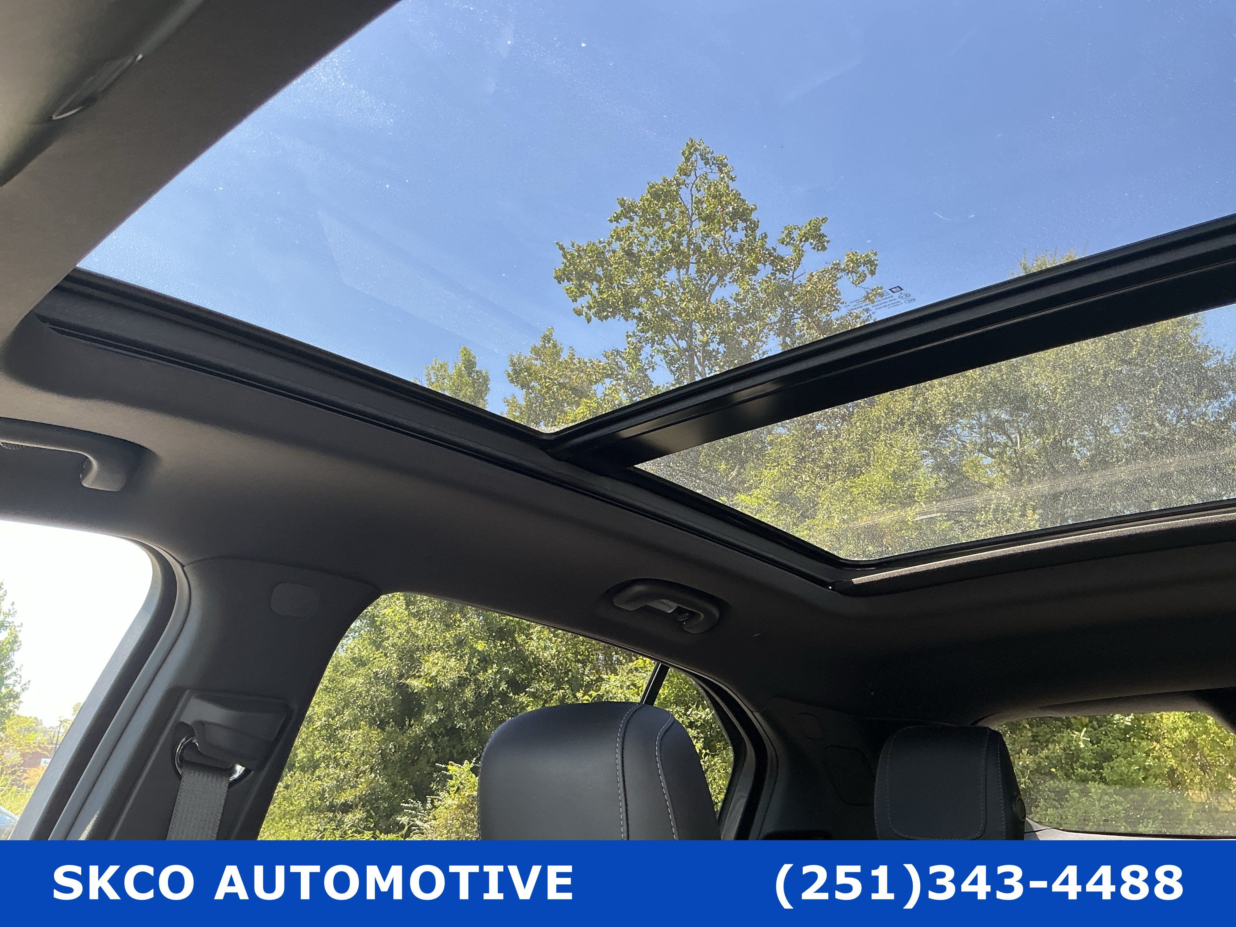 Used 2019 Cadillac XT4 Premium Luxury w/ Technology Package FWD image 26