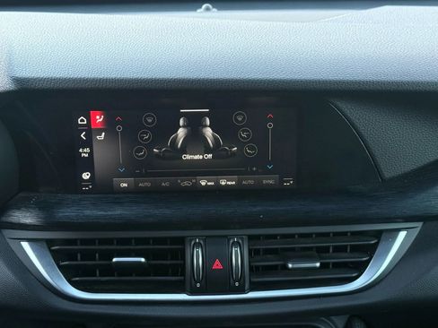 Used 2022 Alfa Romeo Stelvio Sprint image 41