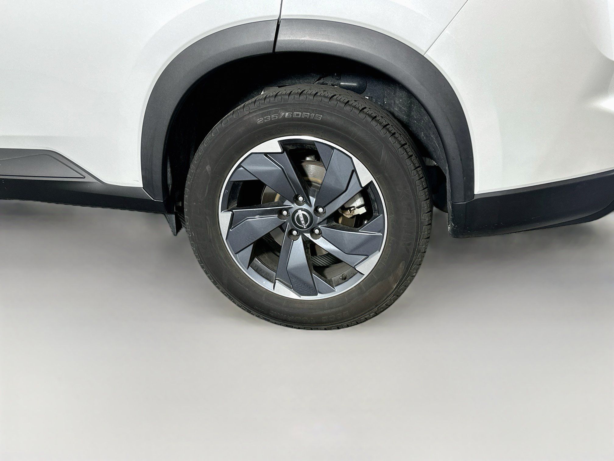 Used 2024 Nissan Rogue SV FWD image 11