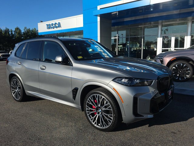 Used 2025 BMW X5 xDrive40i w/ M Sport Package AWD/4WD image 1