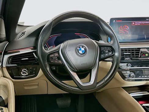 Used 2021 BMW 530i image 18