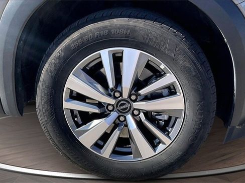 Certified 2025 Nissan Pathfinder SL image 9