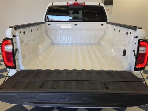 Used 2025 GMC Canyon Elevation w/ Convenience Package image 8