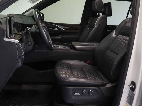 Used 2022 Cadillac Escalade Sport Platinum w/ LPO, ONYX Package AWD/4WD image 20