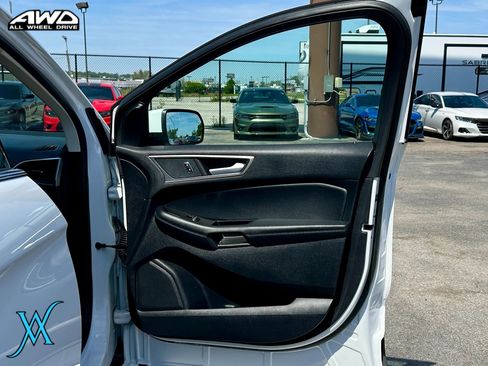 Used 2020 Ford Edge SEL w/ Cold Weather Package AWD/4WD image 16