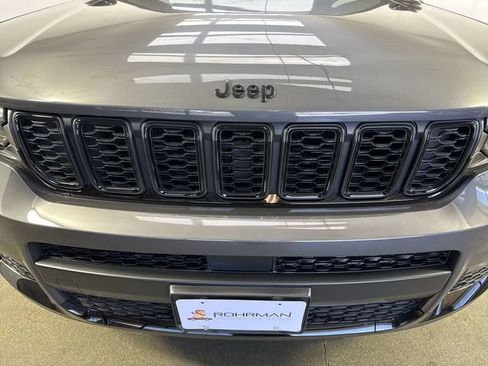 Used 2022 Jeep Grand Cherokee L Laredo AWD/4WD image 27