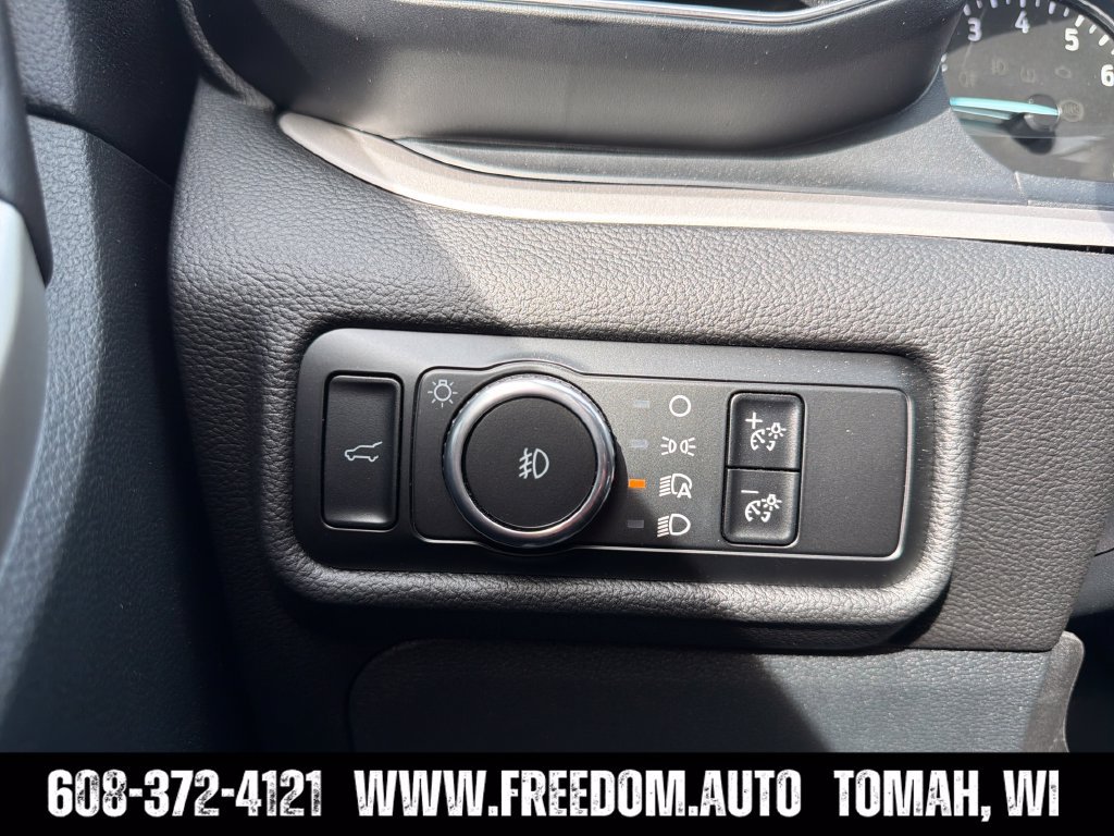 Used 2024 Ford Explorer XLT w/ Equipment Group 202A AWD/4WD image 23